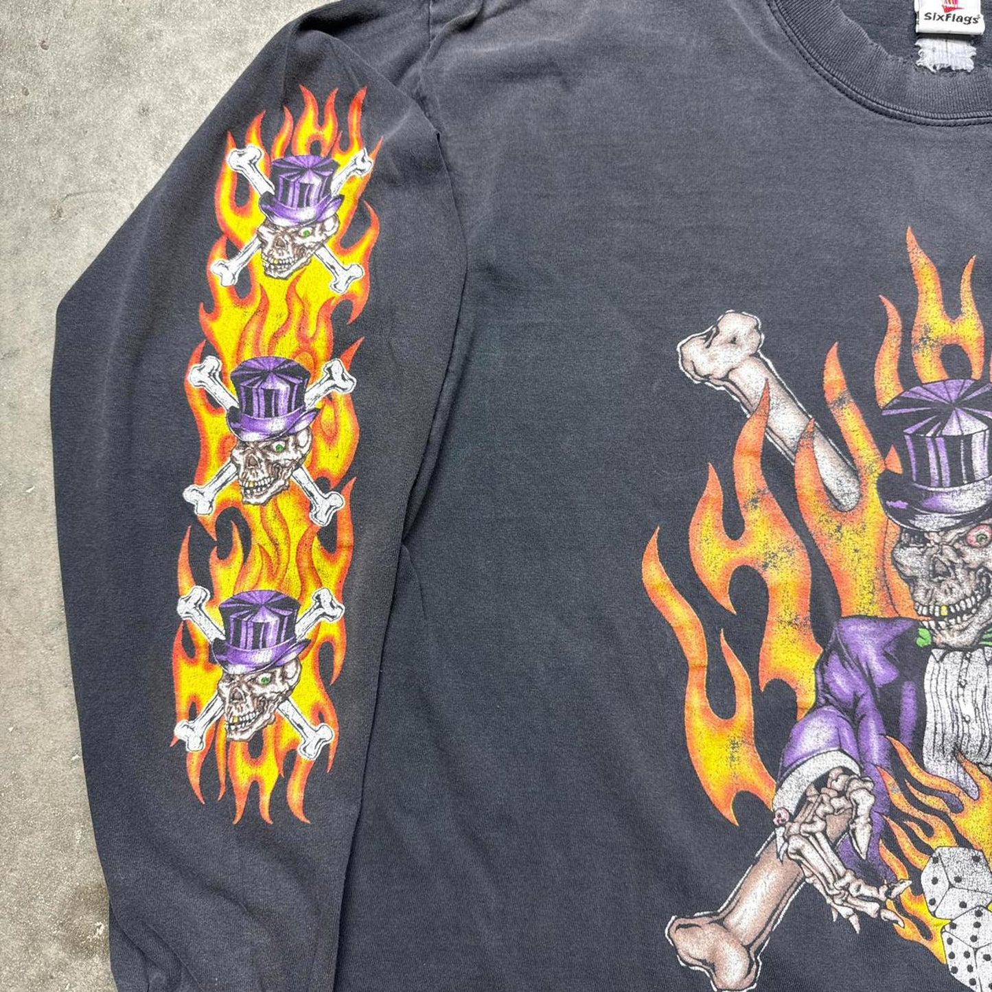 Six Flags Vodoo Skull Faded Flame Long Sleeves 90s T-Shirt [COPY]