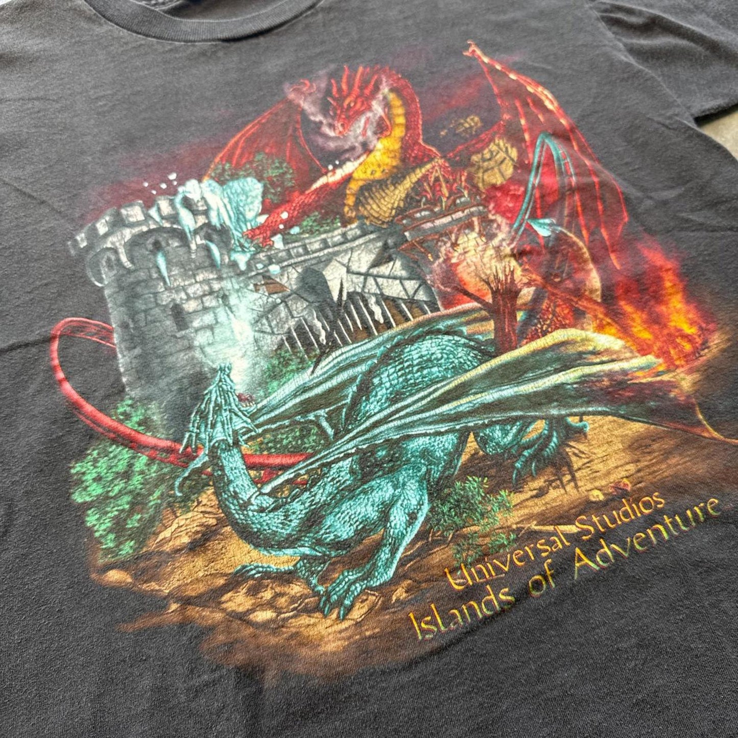 Dueling Dragons Universal Studios Vintage 1999 Faded T-Shirt [COPY]