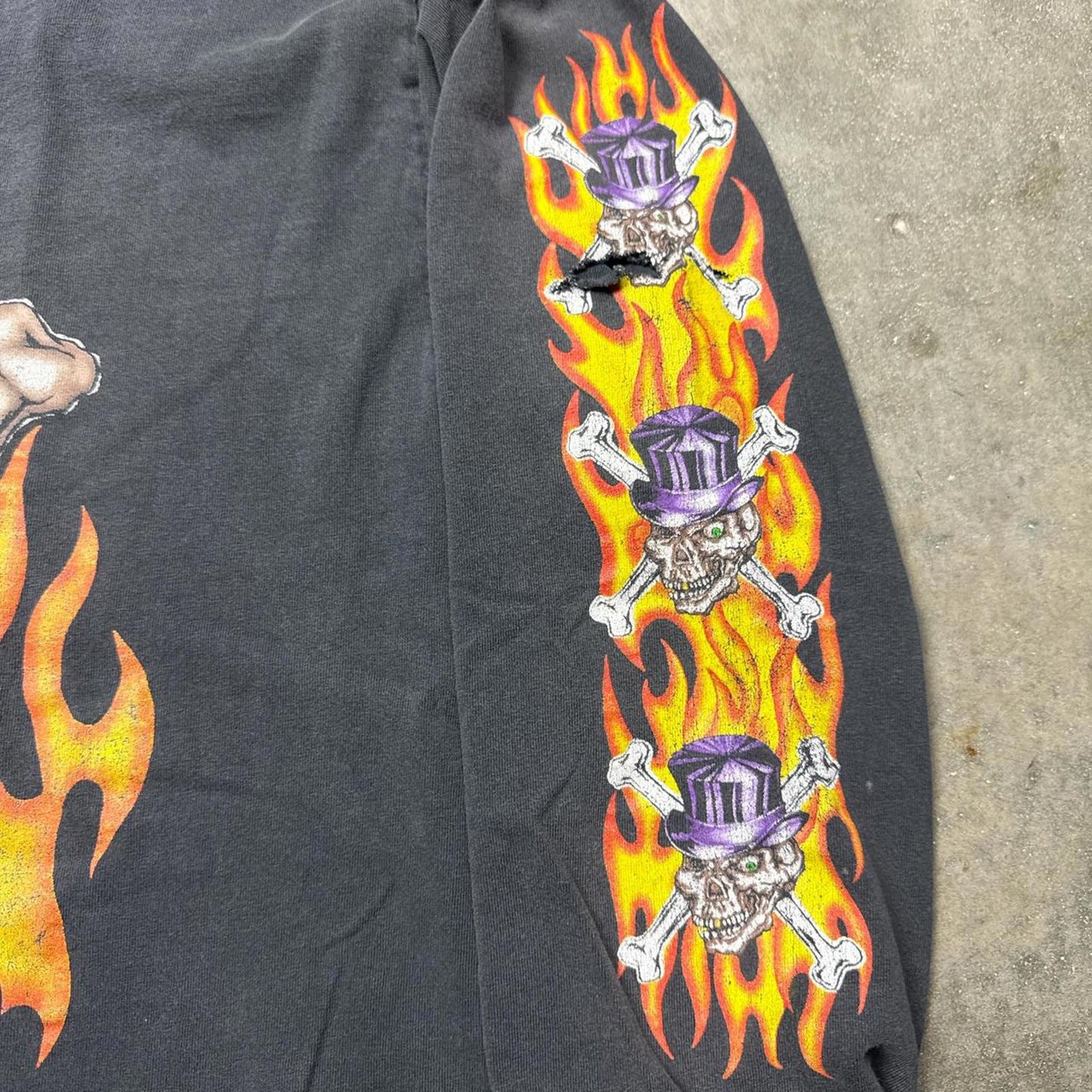 Six Flags Vodoo Skull Faded Flame Long Sleeves 90s T-Shirt [COPY]